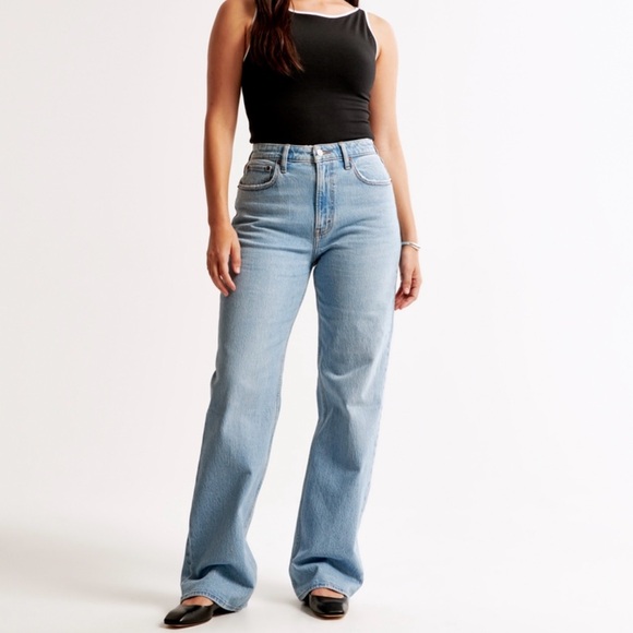 Abercrombie Curve Love High Rise 90s Relaxed Jeans Medium Wash - Picture 1 of 6